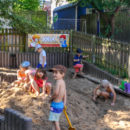 a Sandkasten im Garten